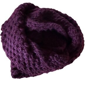 Old Navy‎ NWT infinity knit purple scarf. Nice chunky knit ! Soft & warm